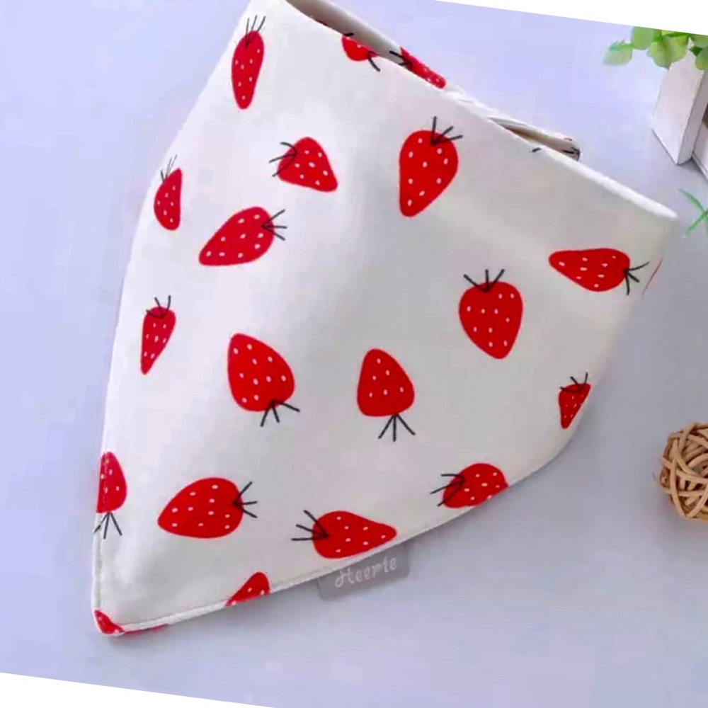 Strawberry Pet Bandana Dog / Cat